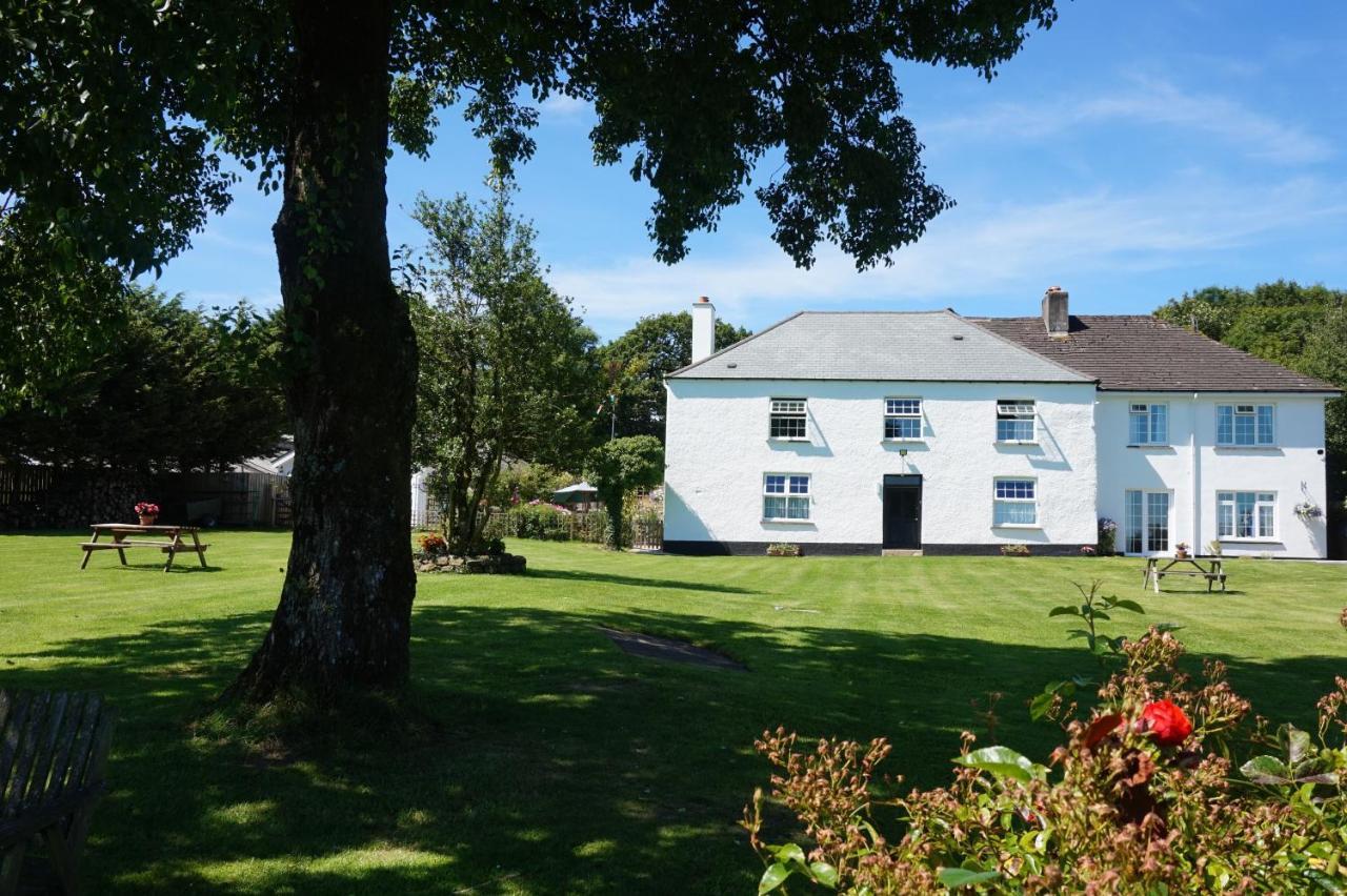 Leworthy Farmhouse Bed And Breakfast Holsworthy Eksteriør bilde